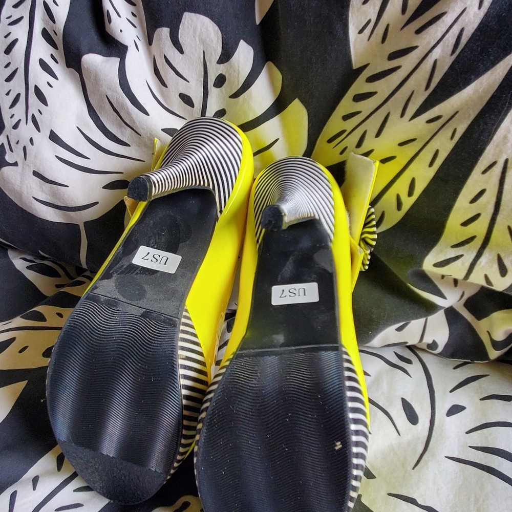 Whimsical heels - Picture 2 of 3